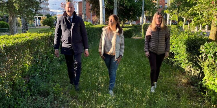 El PP de Peñaranda afirma que el equipo de Gobierno «pincha» de nuevo con la rehabilitación del parque municipal los Jardines.