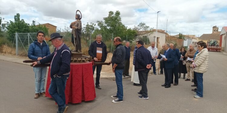 Moríñigo y Pedrosillo de Alba también rinde honores al patrón del campo y le acompañan en la procesión en ambas localidades