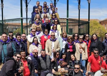 Los quint@s nacidos en 1984 celebran en Peñaranda un animado reencuentro acompañados de la charanga Dale Kaña 2.0.