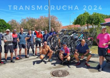 Los participantes en la ruta Transmorucha inician en Aldeadávila de la Ribera su aventura de cuatro jornadas en bici hasta Peñaranda