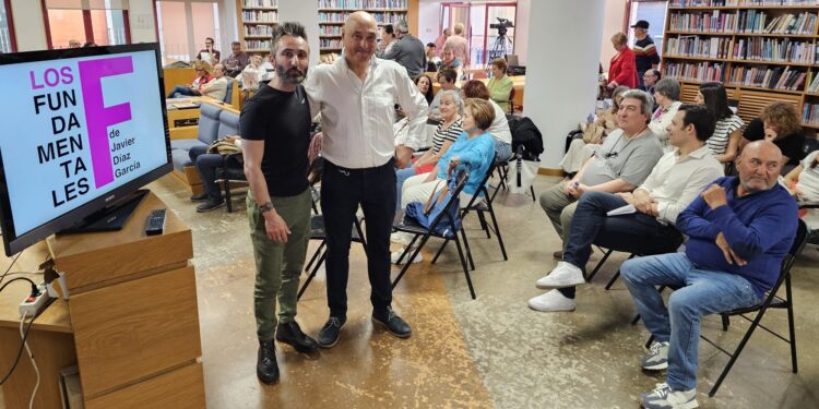 Javi Wallas, cantautor peñarandino y deportista: «la lectura me cambió la vida, despertó una parte de mí que desconocía»