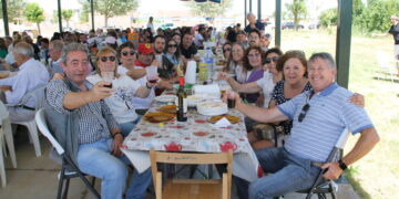 Moríñigo cierra sus fiestas en honor de San Antonio de Padua con una degustación popular de paella en el parque nuevo