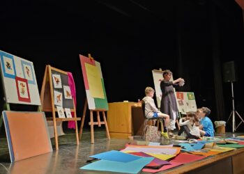 Alumnos del colegio Miguel de Unamuno de Peñaranda disfrutan en el CDS del encuentro con la ilustradora Violeta Monreal