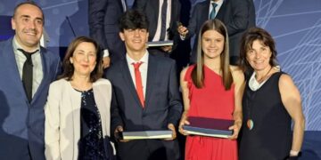 Valeria González y Marcos Rodríguez recogen en Madrid sus galardones en la XLV edición de los Premios Ejército del Aire