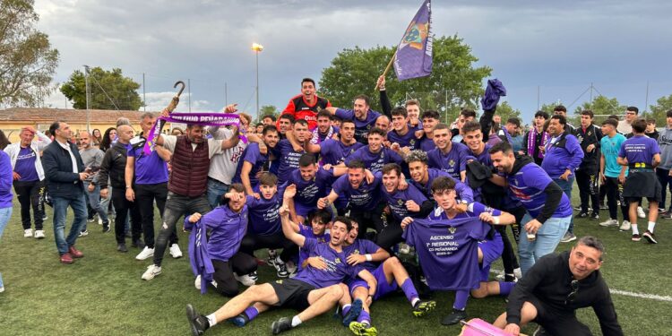 El Peñaranda logra el merecido ascenso a Regional de Aficionados y el equipo hará esta noche un paseo triunfal hasta la plaza