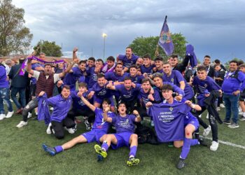 El Peñaranda logra el merecido ascenso a Regional de Aficionados y el equipo hará esta noche un paseo triunfal hasta la plaza