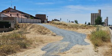 Peñaranda crea una rampa provisional de acceso a la zona de Los Chopos mientras define el proyecto de intervención final