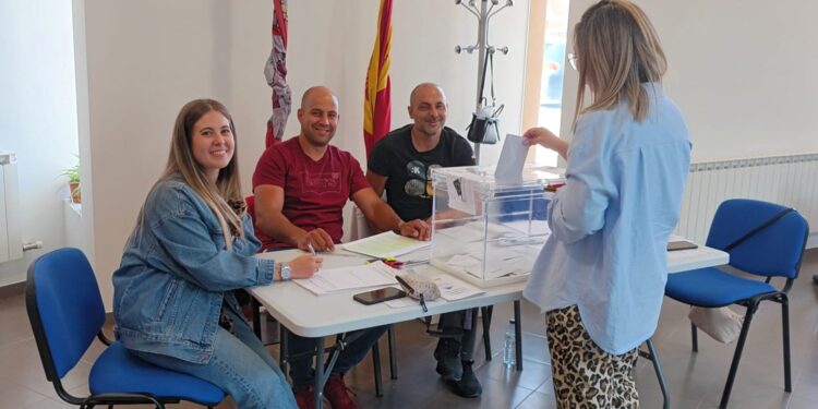 El PP tiñe de azul 28 municipios de las comarcas de Peñaranda y Las Villas y el PSOE solamente gana en 4 de sus 10 «alcaldías»