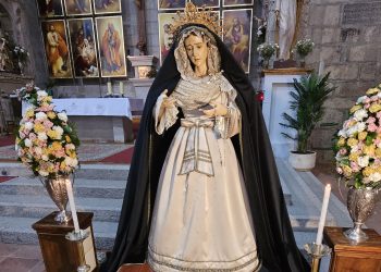 Peñaranda contempla el espectacular cambio de Nuestra Señora de la Soledad a iniciativa de la nueva junta de la cofradía y cabildo