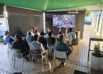 Peñaranda unifica el horario de cierre para bares y terrazas y lo amplía en media hora en los meses de junio hasta septiembre