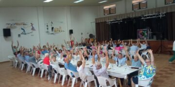 La asociación de mayores Los Charros cierra su semana cultural en Villoruela con misa, ágape y comida en el salón del multiusos