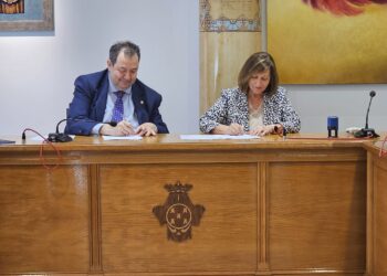 Ayuntamiento de Peñaranda y Cámara de Comercio renuevan el convenio para mantener y potenciar el vivero de empresas Innova