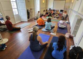 Peñaranda celebra el Día Internacional del Yoga con una acción solidaria a beneficio de la ONG «Semilla para el Cambio»
