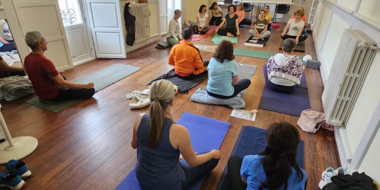 Peñaranda celebra el Día Internacional del Yoga con una acción solidaria a beneficio de la ONG «Semilla para el Cambio»