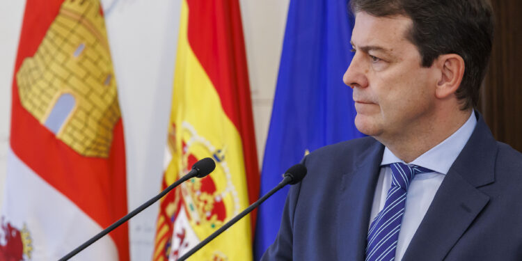 Mañueco garantiza estabilidad y certidumbre en Castilla y León y comunica la nueva composición del gobierno autonómico