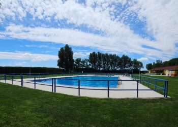 Aldeaseca de la Frontera: el privilegiado entorno para refrescarse en verano en sus piscinas municipales a precios «de ganga»