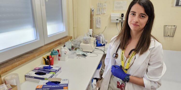 Alejandra Redondo, atleta y futura doctora: «He tenido que dejar el atletismo profesional porque era imposible compaginarlo si yo quería estar al cien por cien en la carrera de Medicina»
