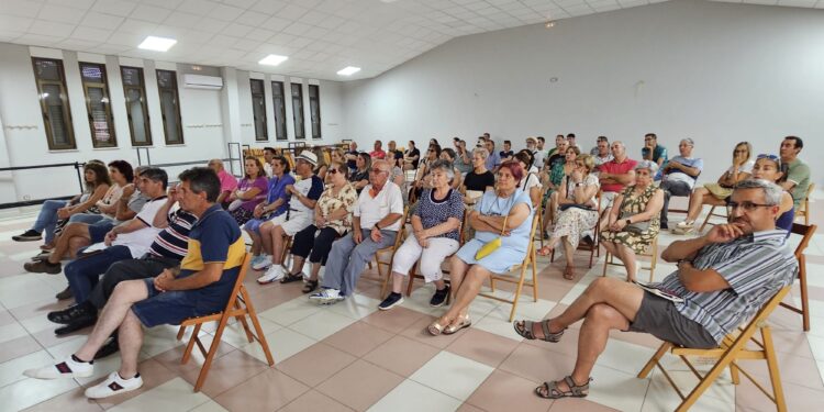 Olores y tránsito de camiones con estiércol, los grandes temores de los vecinos de Babilafuente ante la futura planta de biometano