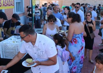 Bóveda del Río Almar despide sus fiestas de verano con una invitación a patatas asadas y animación para el público familiar