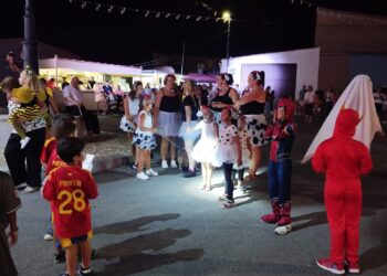 Los disfraces ponen las notas de animación y colorido en las fiestas de Cordovilla con la participación de niños y adultos