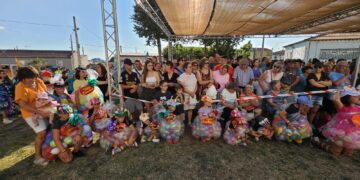 Villoruela vive un gran concurso de disfraces con niños y adultos llenando de animación, colorido e imaginación la zona de la ermita