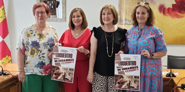 El Encuentro de Encajeras regresa a Peñaranda con su XVI edición y enmarcado en las fiestas patronales de San Miguel Arcángel
