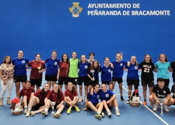 El equipo «Vayatorta» se proclama campeón del II torneo de fútbol sala femenino organizado por el Ayuntamiento de Peñaranda