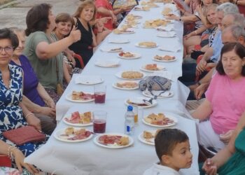 Palaciosrubios disfruta en su Semana Cultural de una gran merienda al aire libre organizada por la asociación La Amistad
