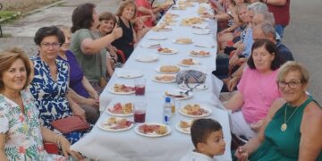 Palaciosrubios disfruta en su Semana Cultural de una gran merienda al aire libre organizada por la asociación La Amistad