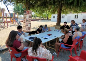 Palaciosrubios reúne a una veintena de participantes en los talleres de «Bordado al Fresco» que promueve la Diputación