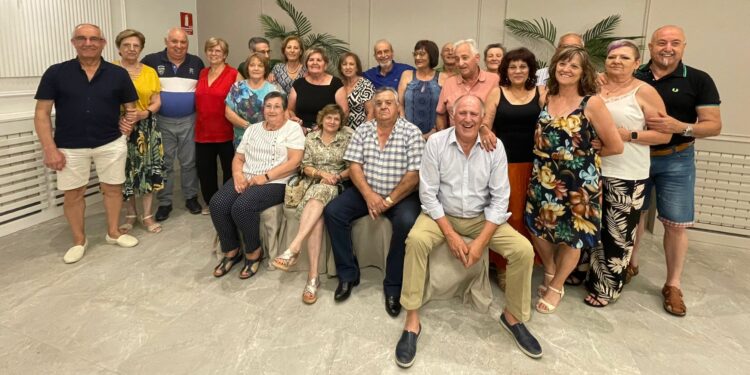 Aldeaseca de la Frontera reúne por cuarto año a los quintos y quintas nacidos en 1956 en un gran encuentro de confraternidad