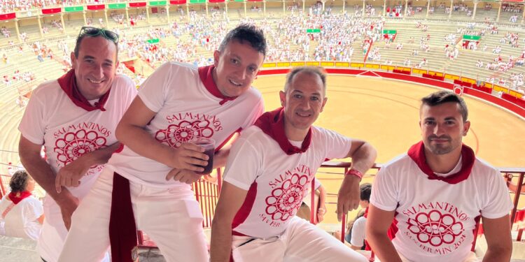 Desde Las Villas a Pamplona para vivir al minuto los Sanfermines de Pamplona: cuatro amigos fieles a la multitudinaria cita anual