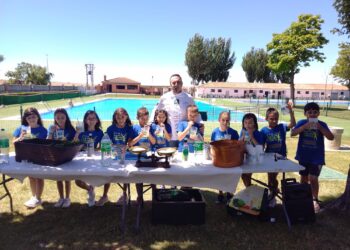 Arrancan en Peñaranda los campamentos de verano del CID con un divertido taller de cócteles sin alcohol a cargo de Teo Marcos