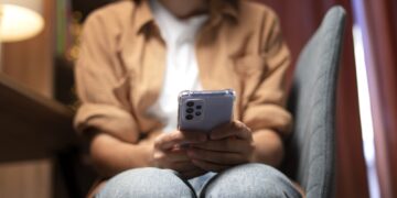 La Junta activa por primera vez un único plan de acción para las adicciones a las drogas, el juego y el uso excesivo de pantallas