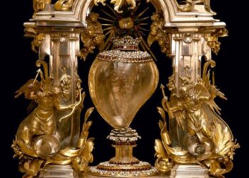 Científicos analizan el brazo, corazón y mano de Santa Teresa de Jesús y califican como «excepcional» el estado de conservación