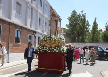 Peñaranda honra a su patrona, Santa María Reina, con misa oficiada por Monseñor Argüello y la procesión por las calles