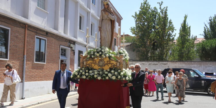 Peñaranda honra a su patrona, Santa María Reina, con misa oficiada por Monseñor Argüello y la procesión por las calles