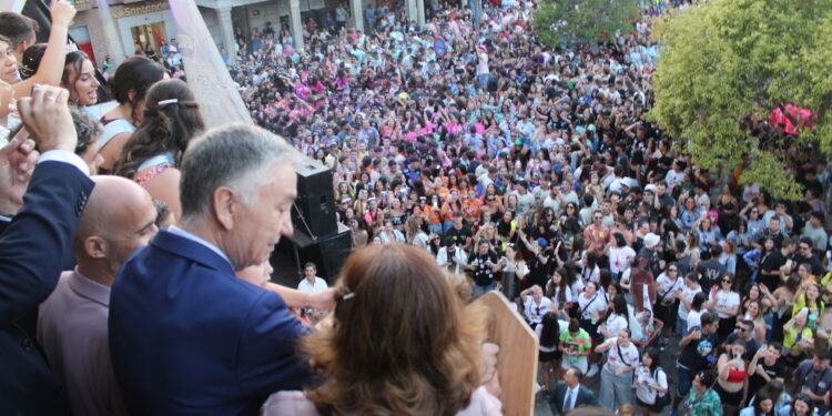 Brillante gala inaugural en Peñaranda con las cortes de honor, el pregón de Antonio Pérez y el homenaje a la atleta Lorena Martín