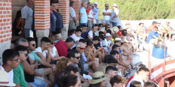 Alaraz acoge una clase práctica de la Escuela de Tauromaquia de Salamanca seguida de una suelta de vaquillas al estilo popular