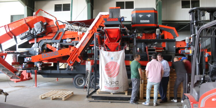 La cooperativa Aranpino estrena un «CropVision» único en España y que revoluciona el proceso de selección de la patata sin lavar