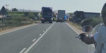 Un motorista resulta herido tras una colisión con un camión a la altura del polígono industrial de Huerta en la carretera DSA-810