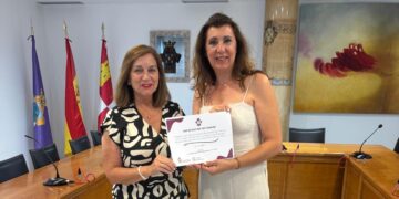 Peñaranda dona 1.765 euros a la Asociación Española Contra el Cáncer recaudados en la degustación festiva de patatas meneás