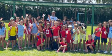 El campamento urbano CID de Aldeaseca de la Frontera y Teo Marcos dedican un cóctel a María, la princesa futbolera guerrera