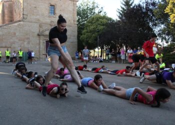 Diversión, bailes y animación en el Grand Prix organizado por las peñas de Arabayona de Mógica en las Fiestas de la Patata