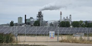 Los ladrones de cable actúan en la nueva planta fotovoltaica de Babilafuente, aún en obras, junto a la industria de bioetanol