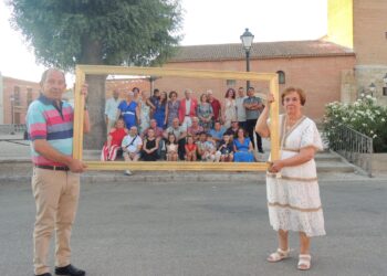 Muchas felicidades para Ramón y Floren que han celebrado sus bodas de oro en Paradinas de San Juan junto a toda su familia