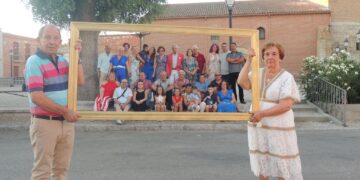 Muchas felicidades para Ramón y Floren que han celebrado sus bodas de oro en Paradinas de San Juan junto a toda su familia