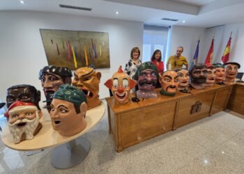 Los históricos cabezudos de Peñaranda estrenarán imagen en ferias tras pasar por las manos del artista Juan Francisco Pro