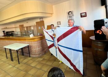El Campo de Peñaranda presenta al pueblo su nueva bandera y rinde un nuevo homenaje a Ambrosio Rogado, víctima del 11M