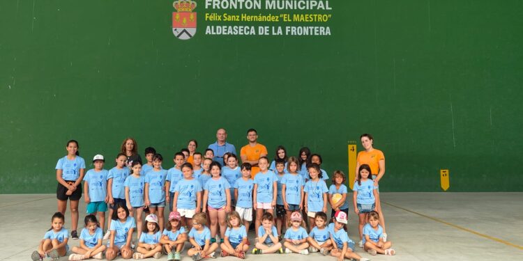 Aldeaseca de la Frontera pone en marcha el campamento urbano con una quincena de propuestas divertidas para los más pequeños